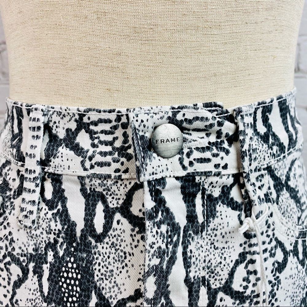 NWT FRAME Le Mini Split Front Python-Print Skirt … - image 9